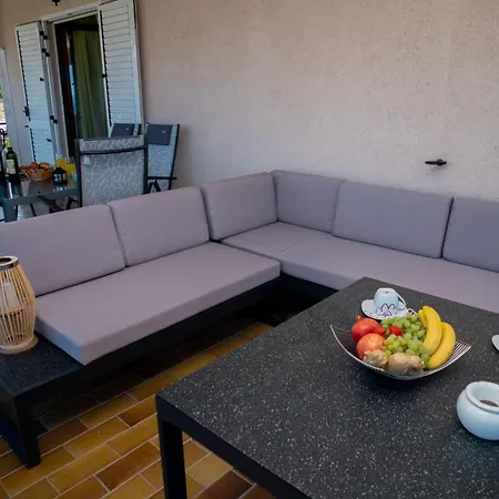 Beata Sea View Apartment *