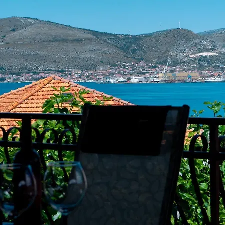 Apartment Beata Sea View Trogir